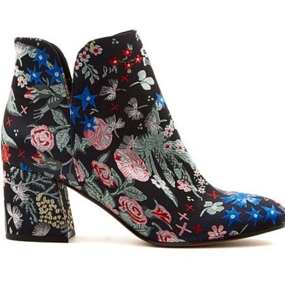 Vince Camuto Shoes - Vince Camuto Kassie Luxe Floral Brocade Boots